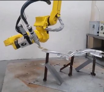 機械手三維激光切割機——突破維度限制，解鎖